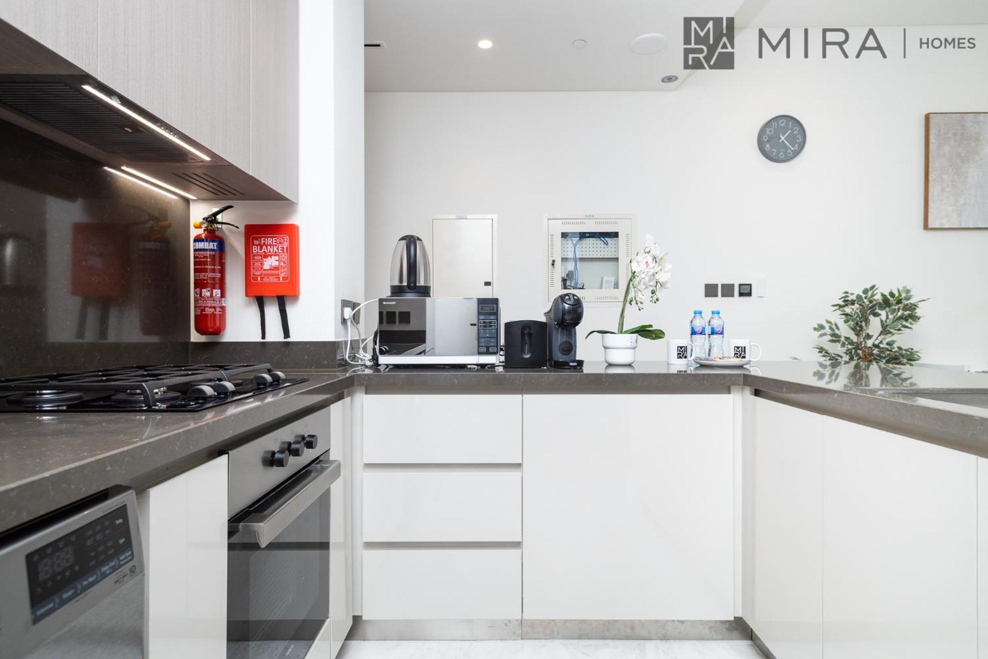 Stylish 1br In Peninsula Five Views & Pool *