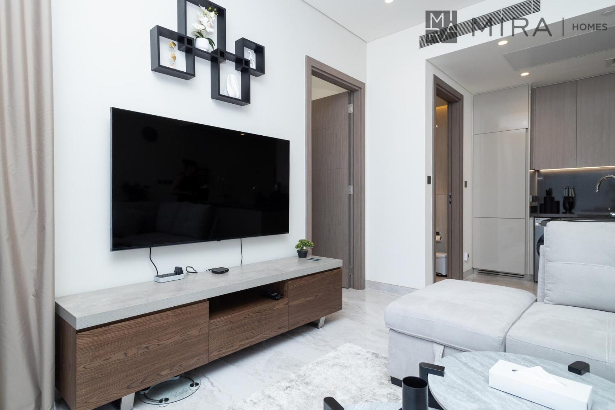 Stylish 1br In Peninsula Five Views & Pool *